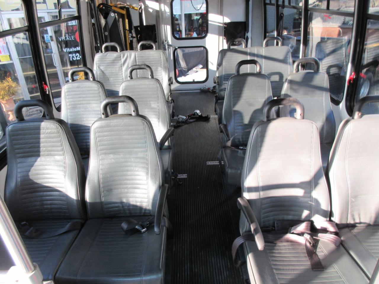 Used 2017 Ford E-350 Cutaway - photo 24