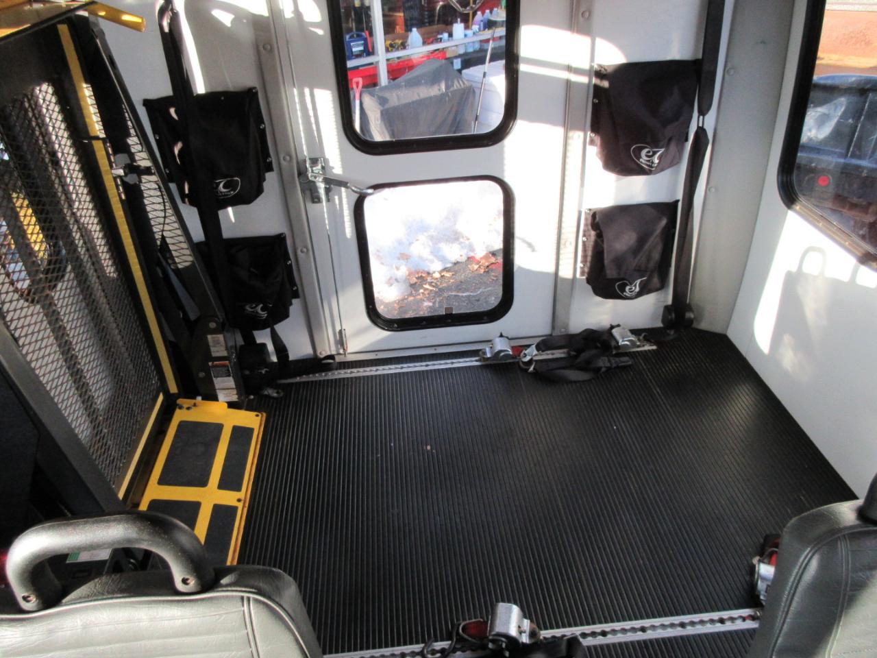 Used 2017 Ford E-350 Cutaway - photo 25