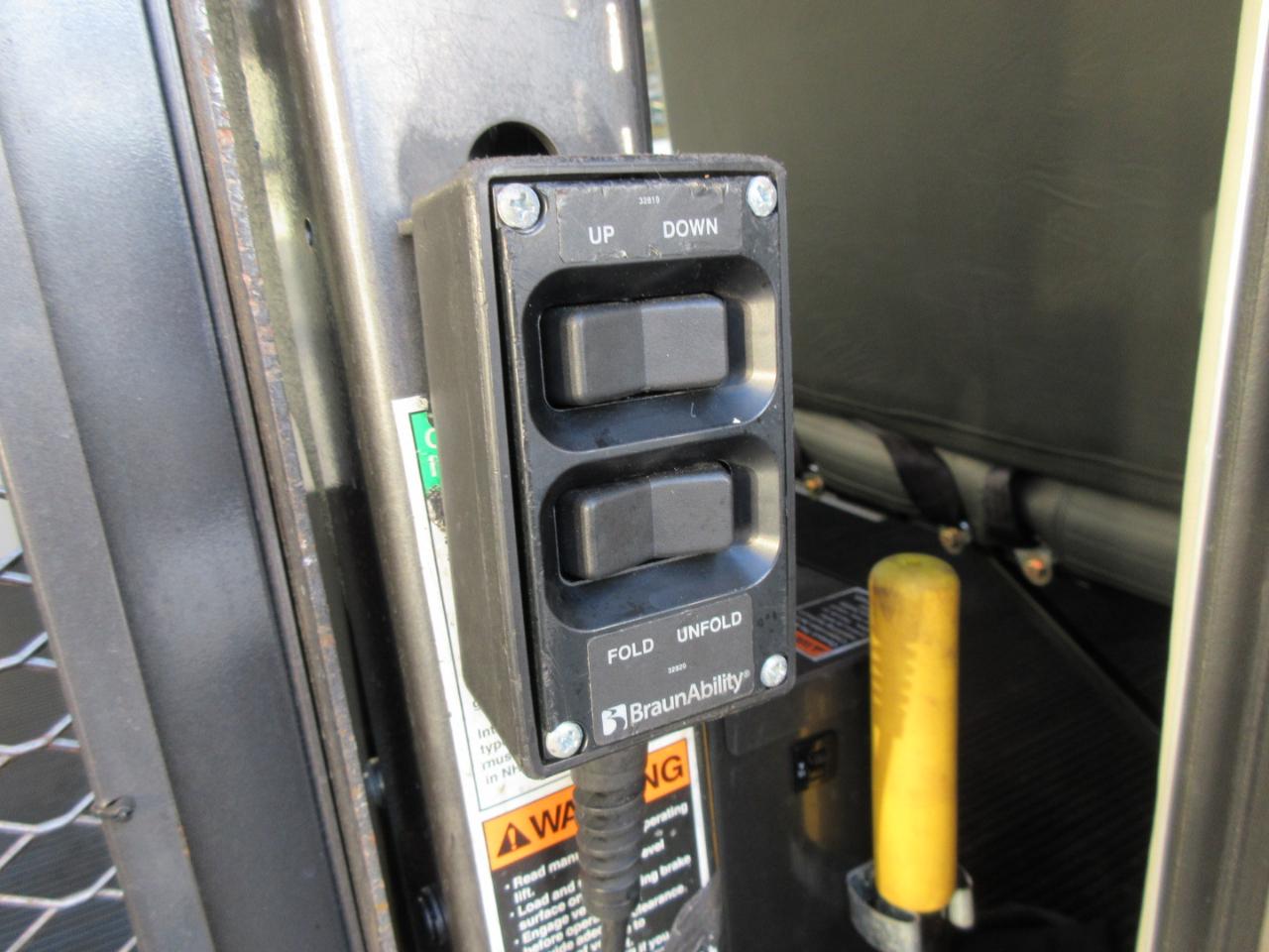 Used 2017 Ford E-350 Cutaway - photo 28