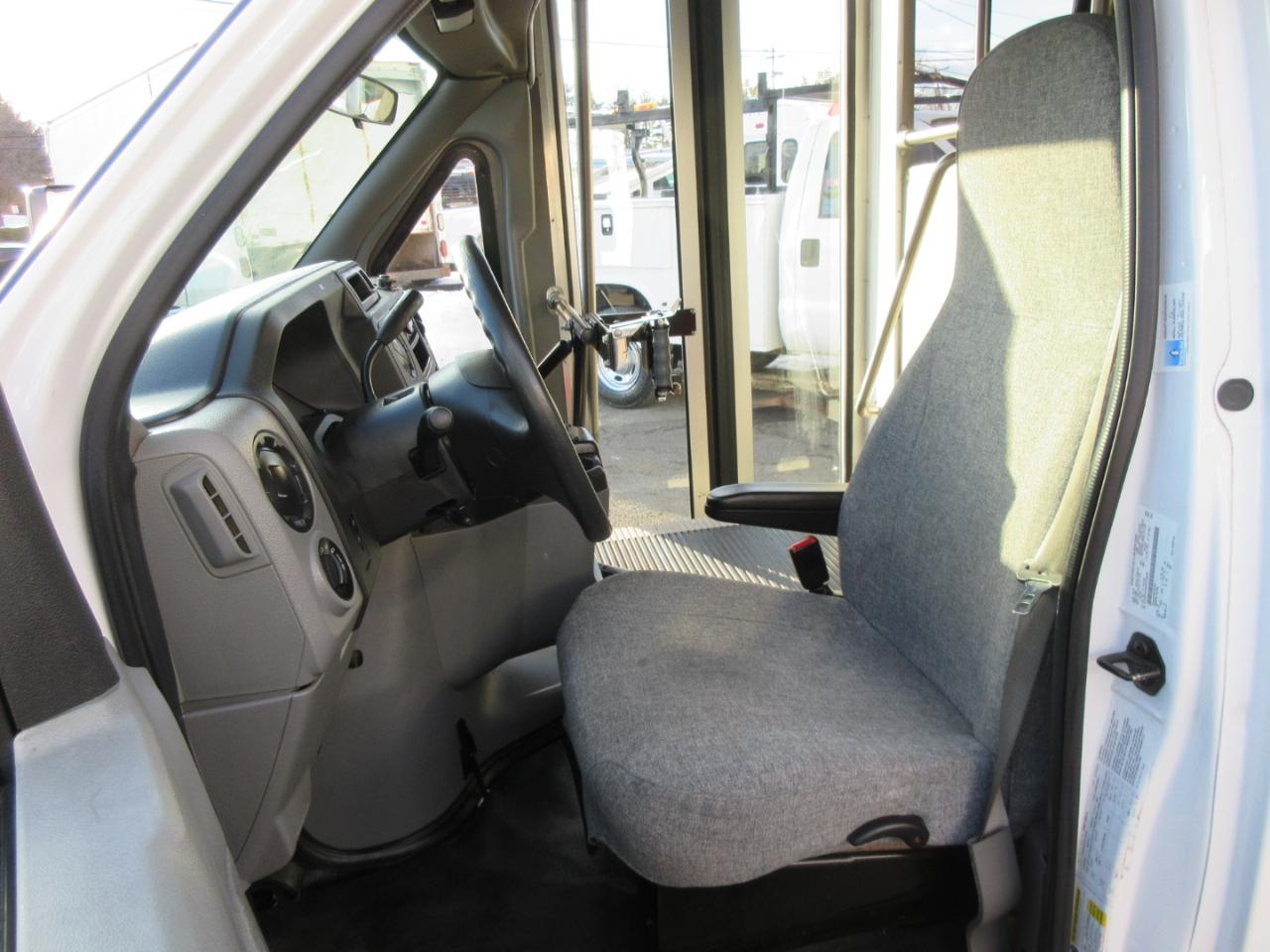 Used 2017 Ford E-350 Cutaway - photo 4