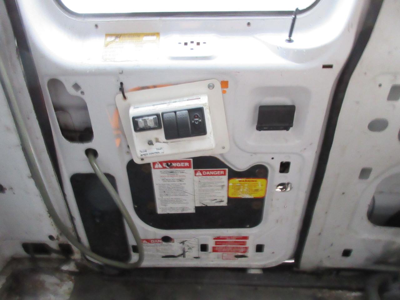 Used 2007 Ford E-350 Empty Cargo Van - photo 12
