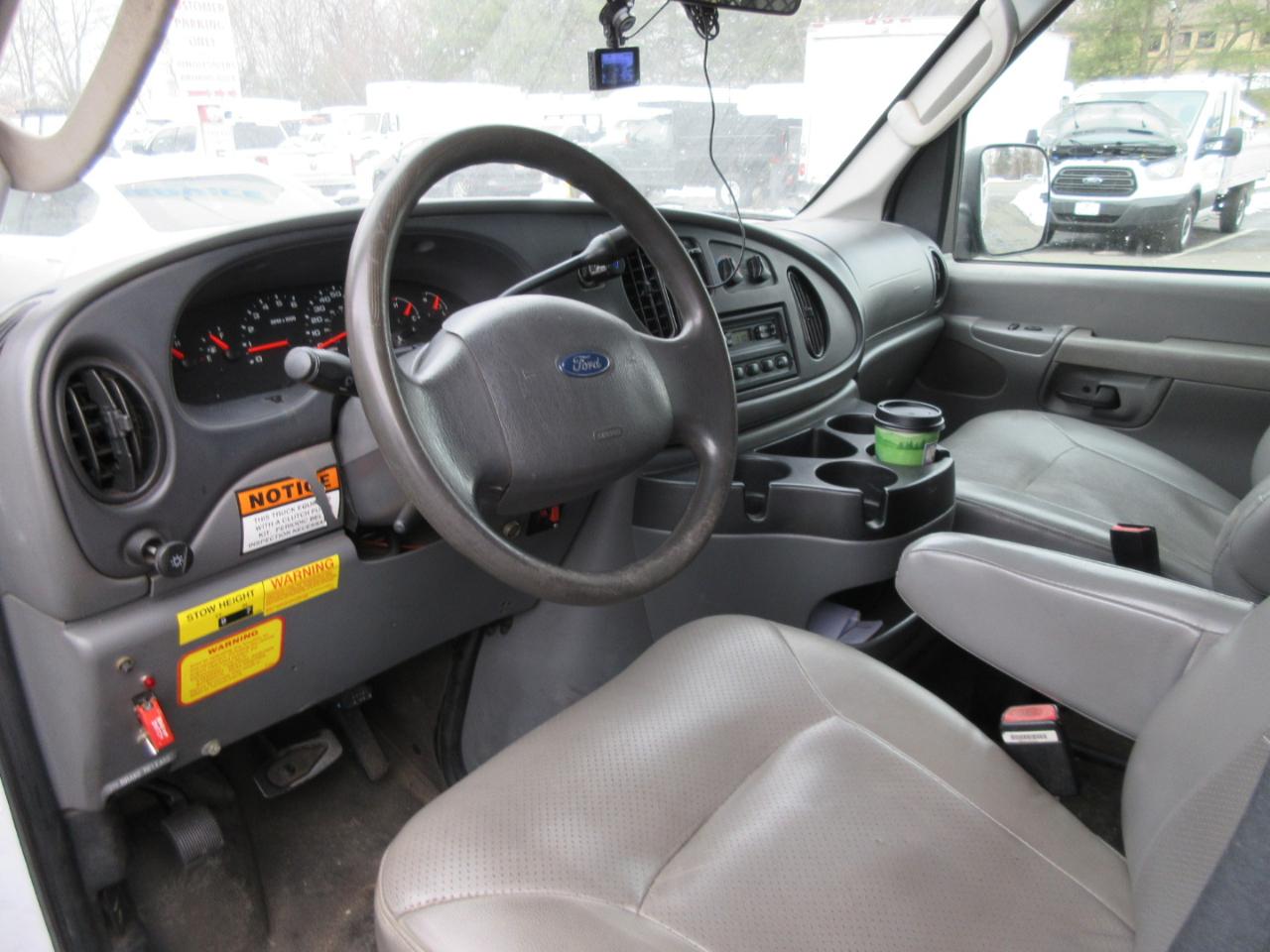 Used 2007 Ford E-350 Empty Cargo Van - photo 5
