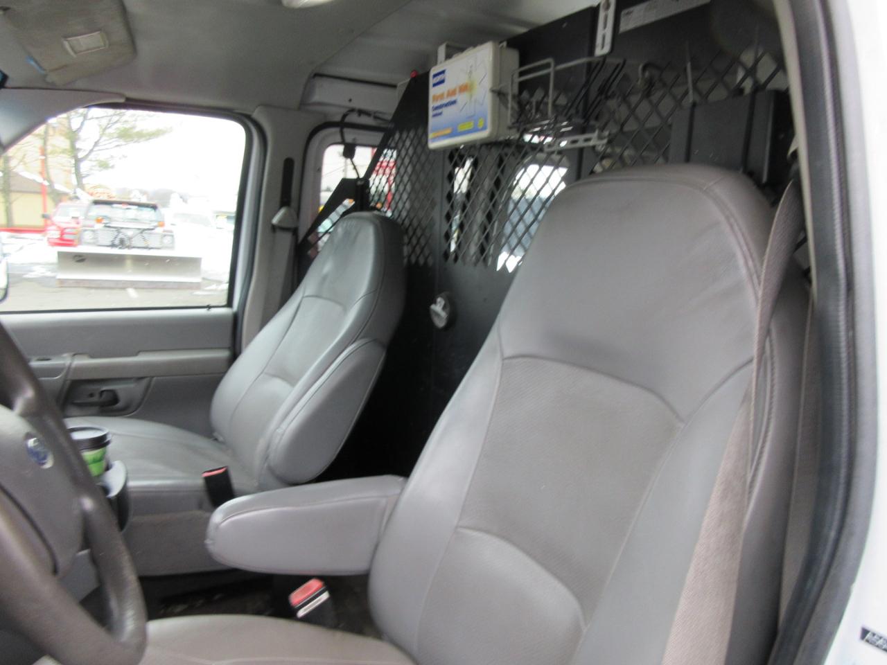 Used 2007 Ford E-350 Empty Cargo Van - photo 7