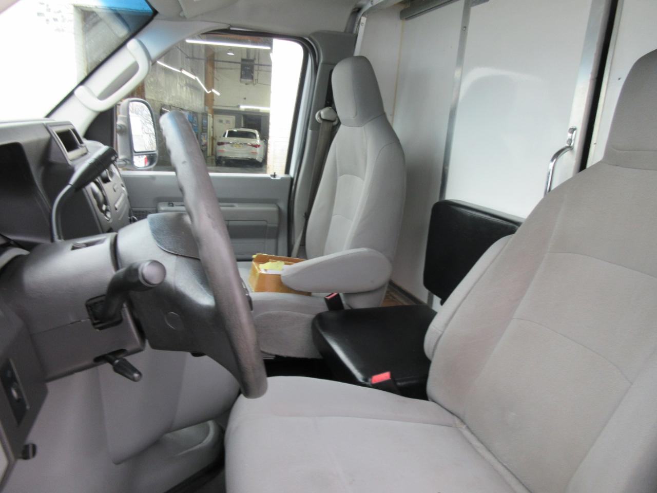 Used 2014 Ford E-450 Cutaway - photo 10