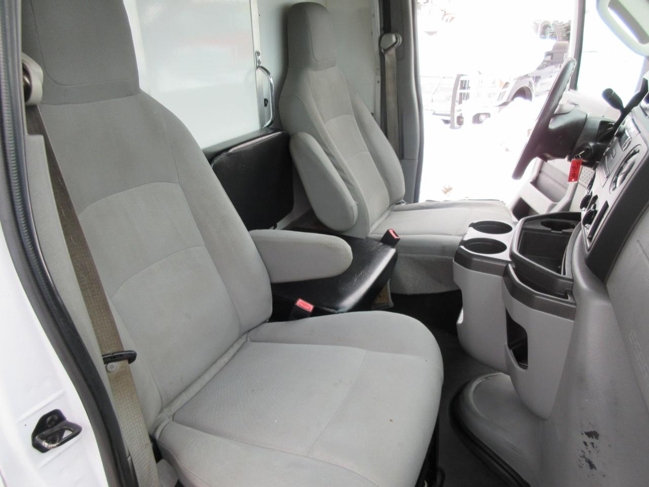 Used 2014 Ford E-450 Cutaway - photo 16