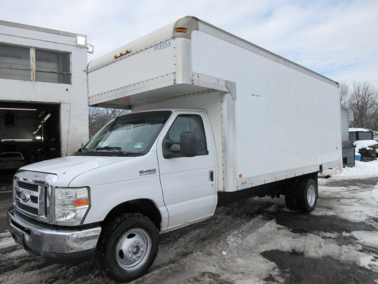 Used 2014 Ford E-450 - photo 2