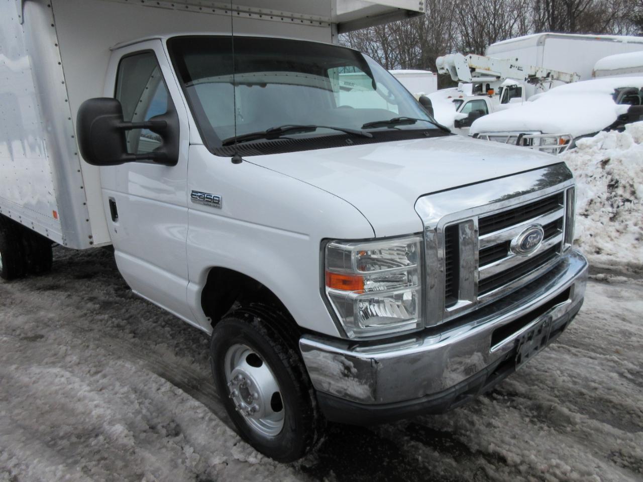 Used 2014 Ford E-450 Cutaway - photo 28