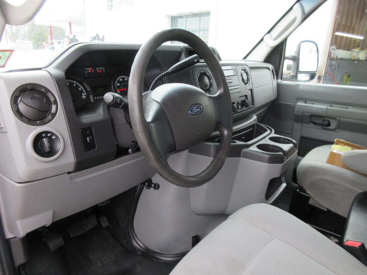 Used 2014 Ford E-450 Cutaway - photo 9