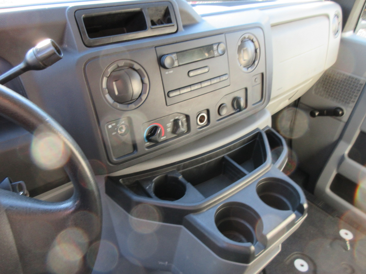 Used 2009 Ford E-350 Cutaway - photo 11