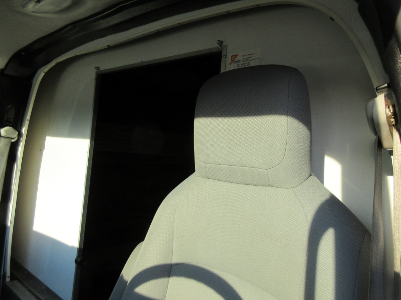 Used 2009 Ford E-350 Cutaway - photo 16