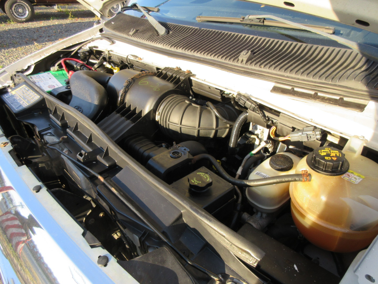 Used 2009 Ford E-350 Cutaway - photo 17