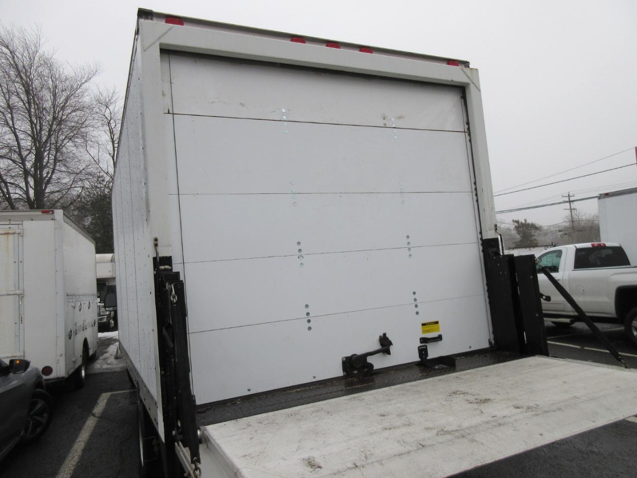 Used 2009 Ford E-350 Cutaway - photo 26