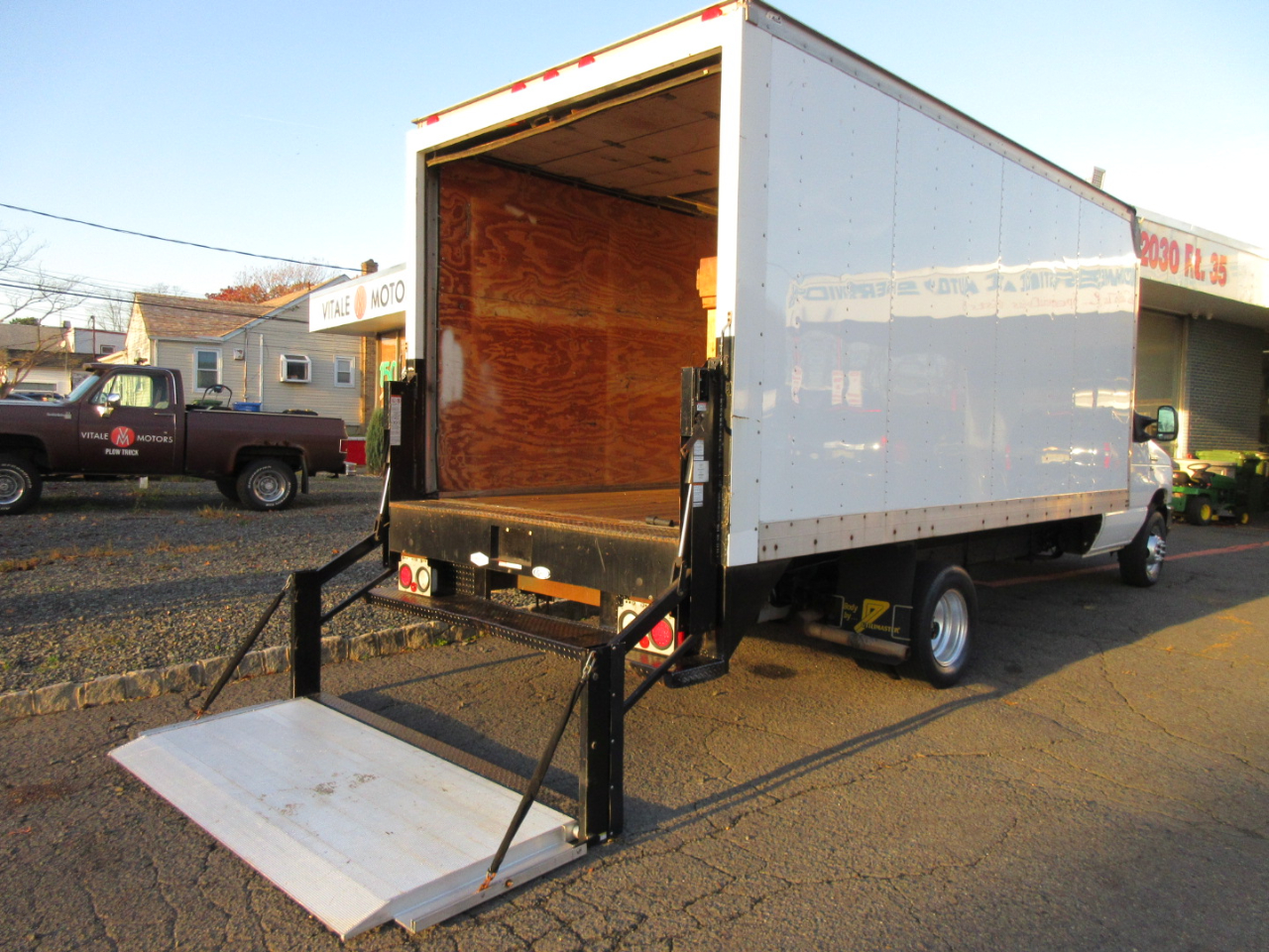 Used 2009 Ford E-350 Cutaway - photo 6