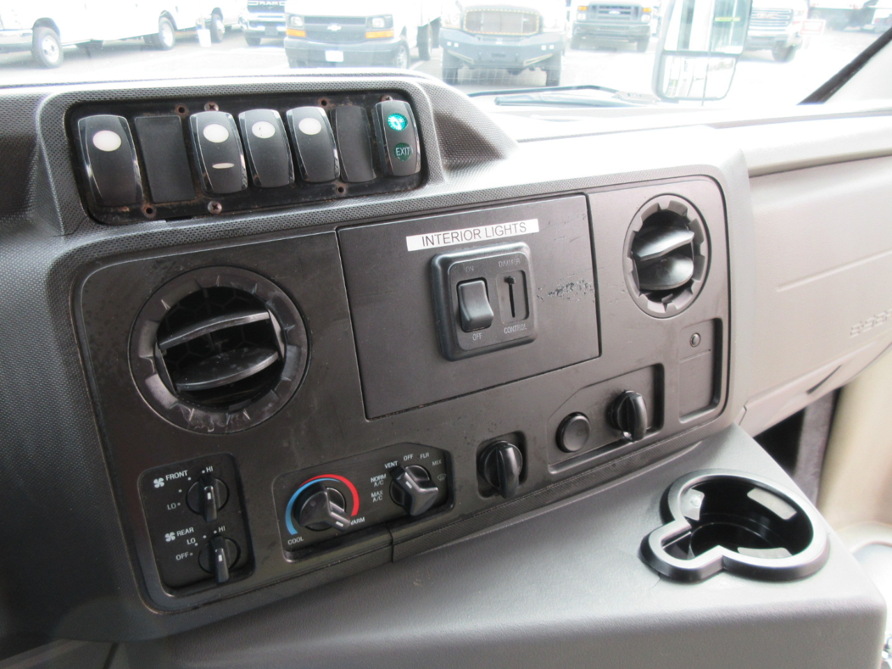 Used 2017 Ford E-450 Cutaway - photo 26