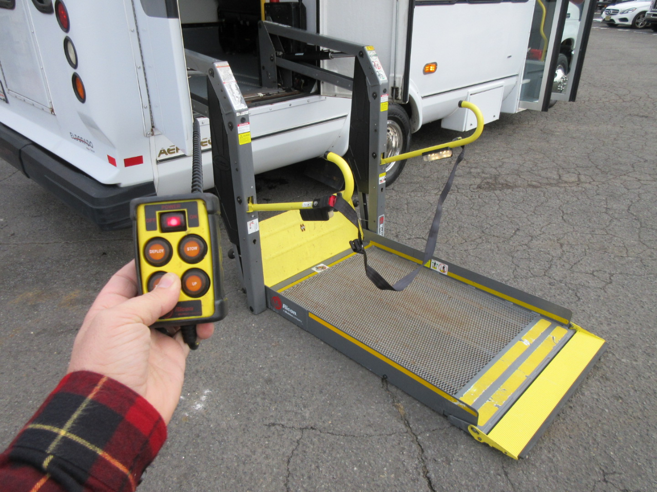 Used 2017 Ford E-450 Cutaway - photo 30