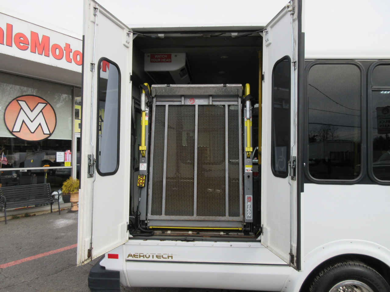 Used 2017 Ford E-450 - photo 2