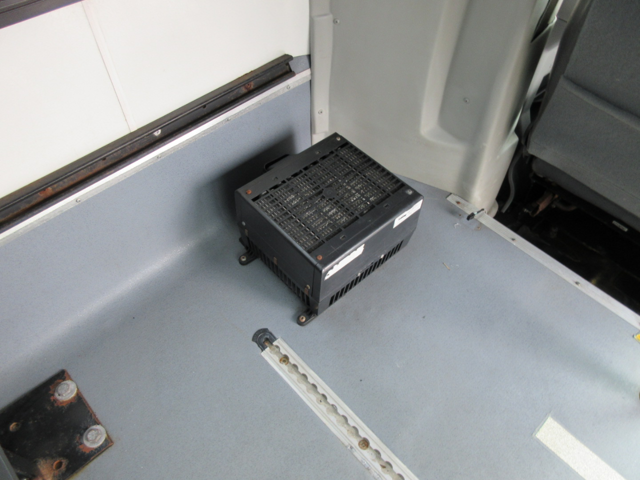 Used 2017 Ford E-450 Cutaway - photo 8