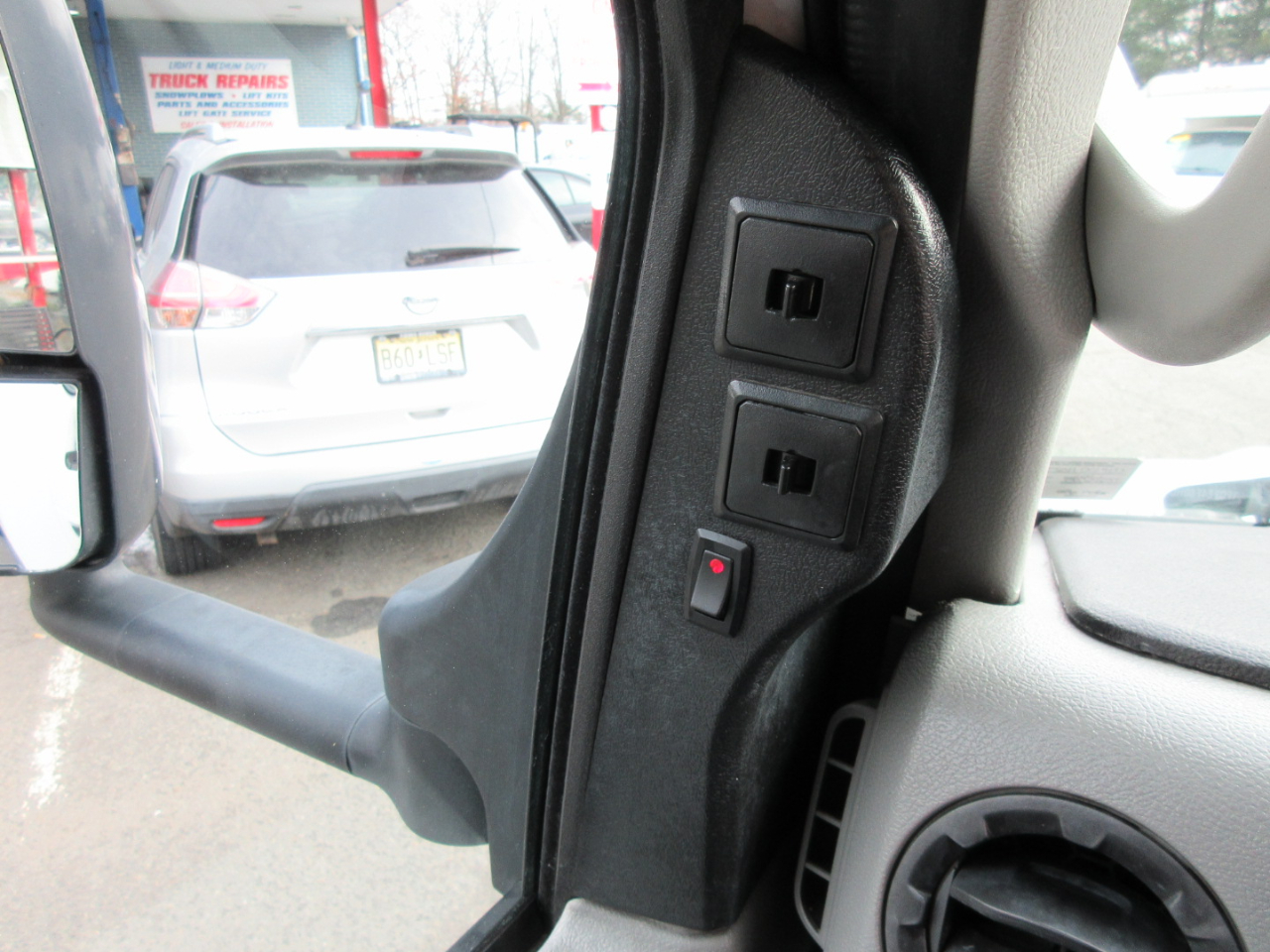 Used 2017 Ford E-450 Cutaway - photo 10