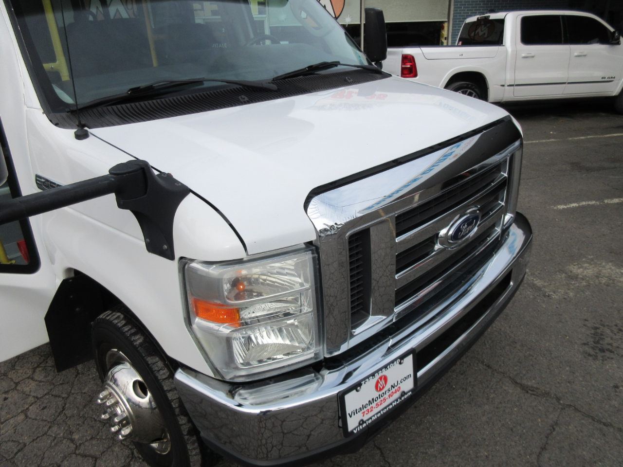 Used 2017 Ford E-450 Cutaway - photo 12