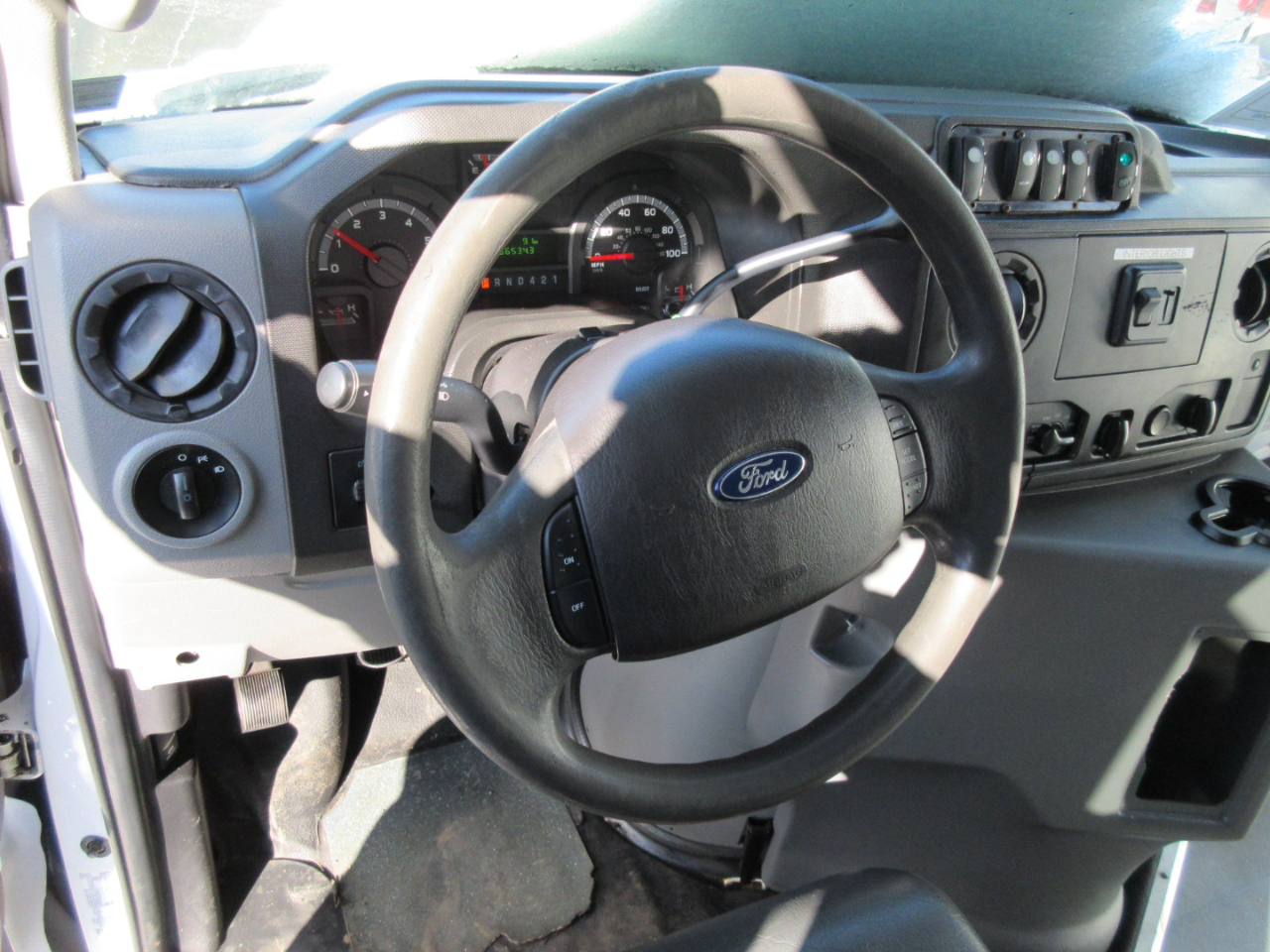 Used 2017 Ford E-450 Cutaway - photo 23