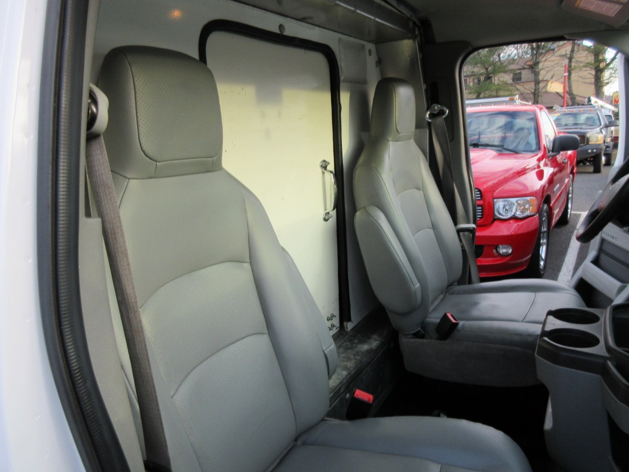 Used 2019 Ford E-350 Cutaway - photo 14
