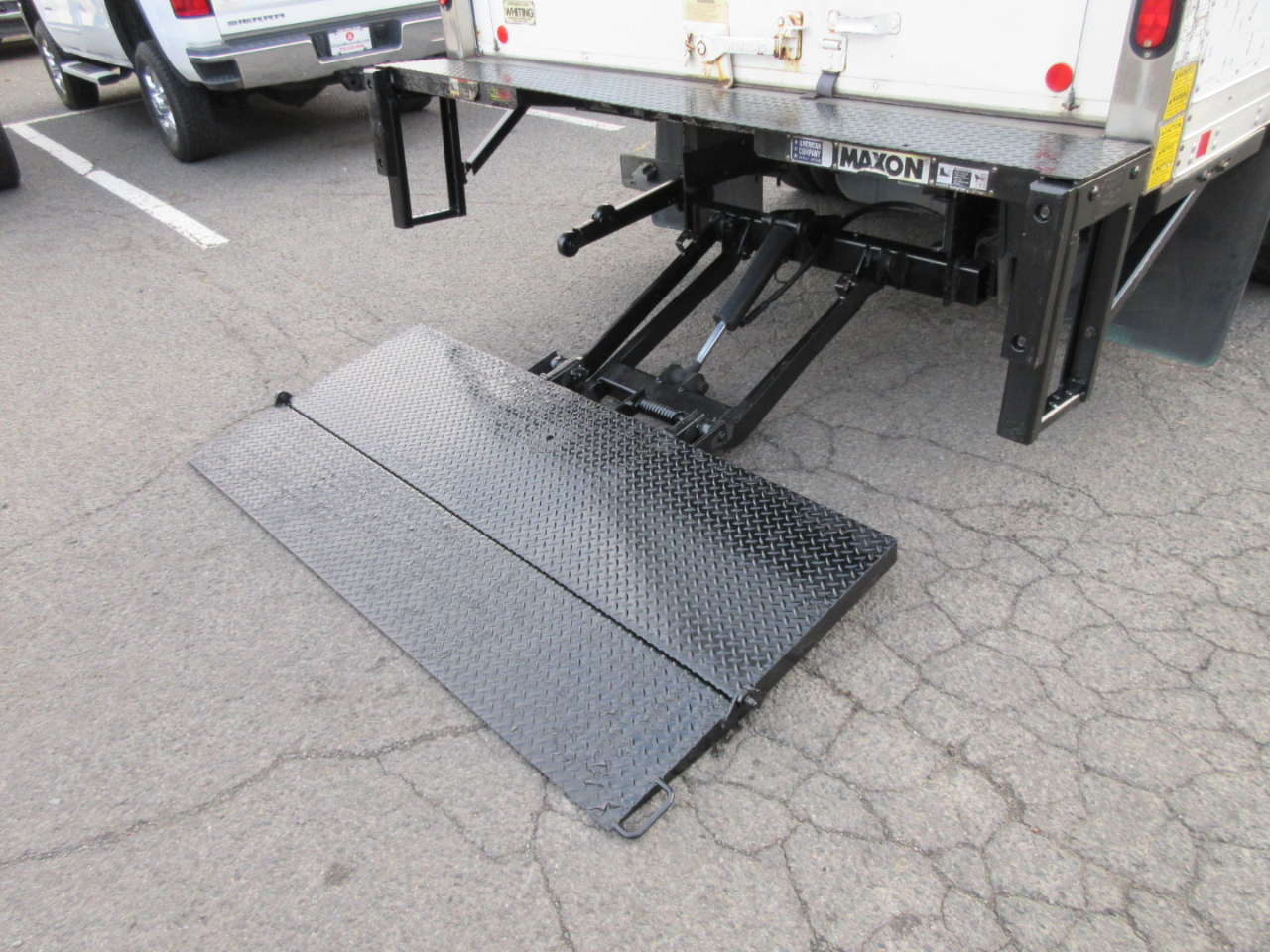 Used 2019 Ford E-350 Cutaway - photo 8