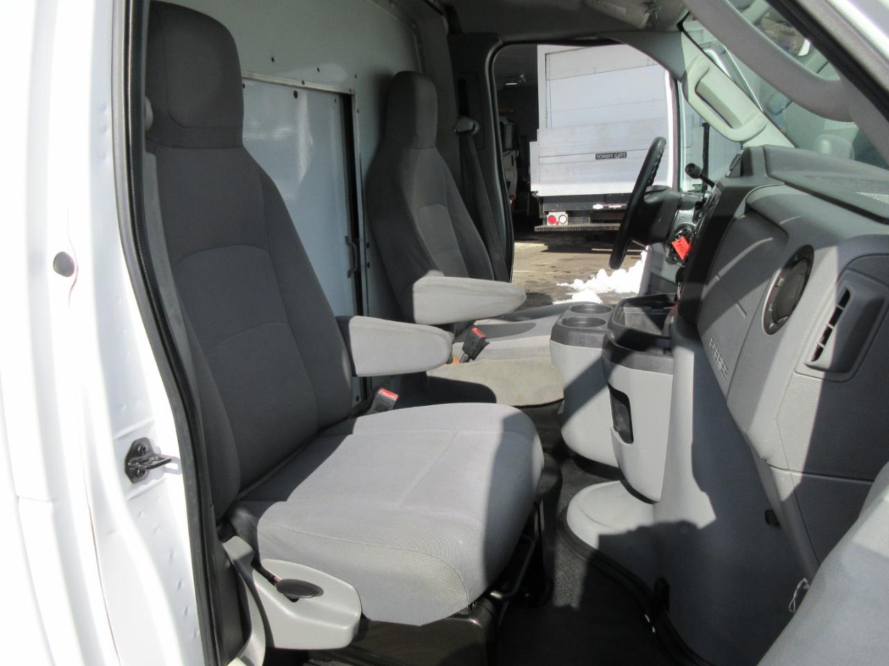Used 2012 Ford E-350 Cutaway - photo 7