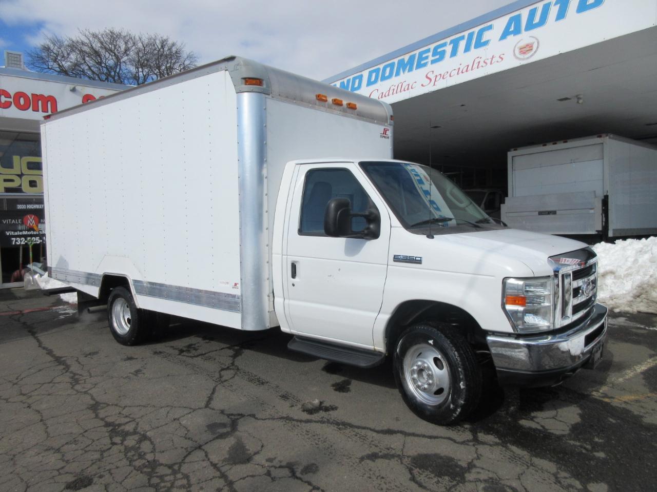 Used 2012 Ford E-350 Cutaway - photo 29