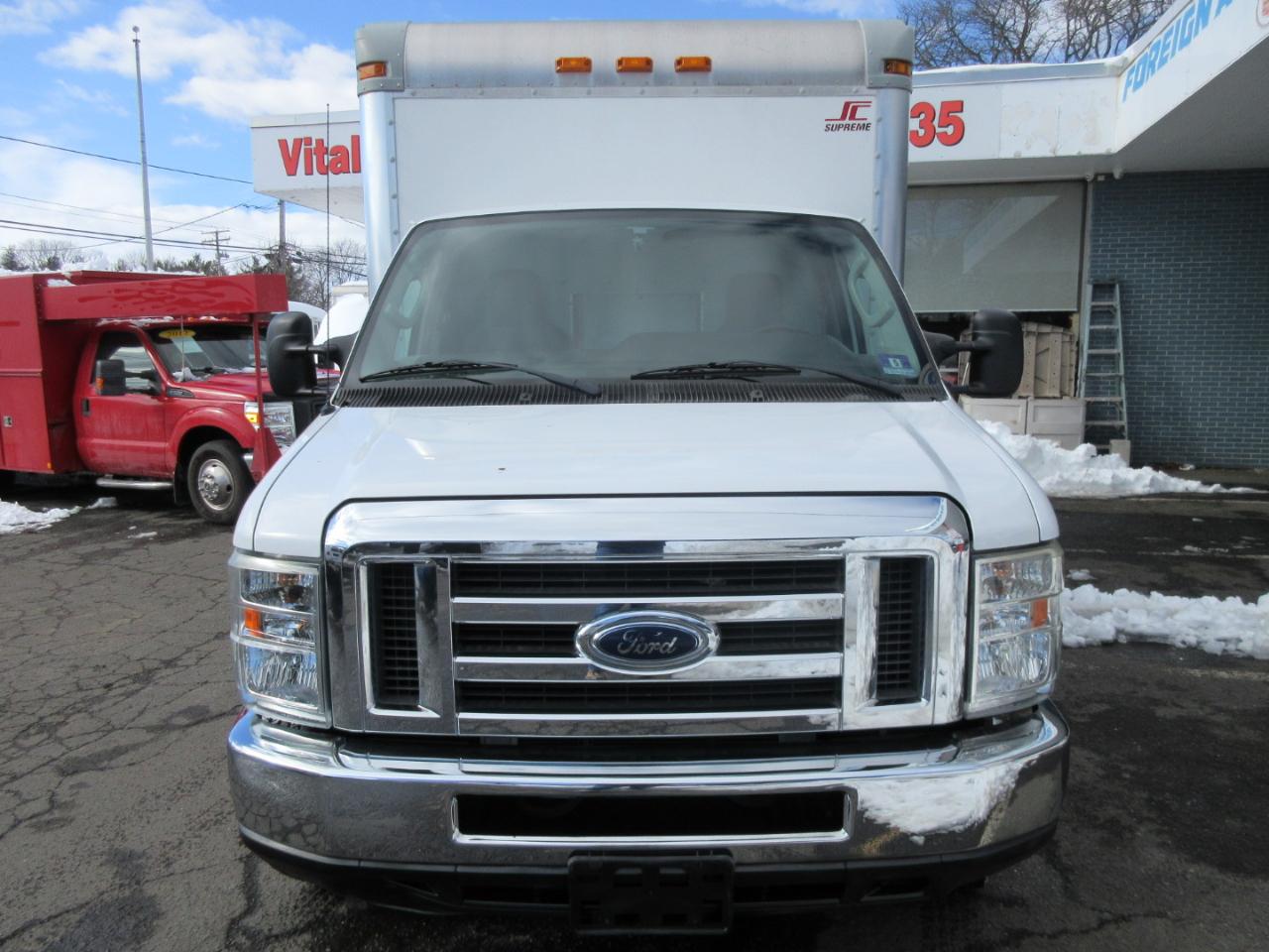 Used 2012 Ford E-350 Cutaway - photo 17