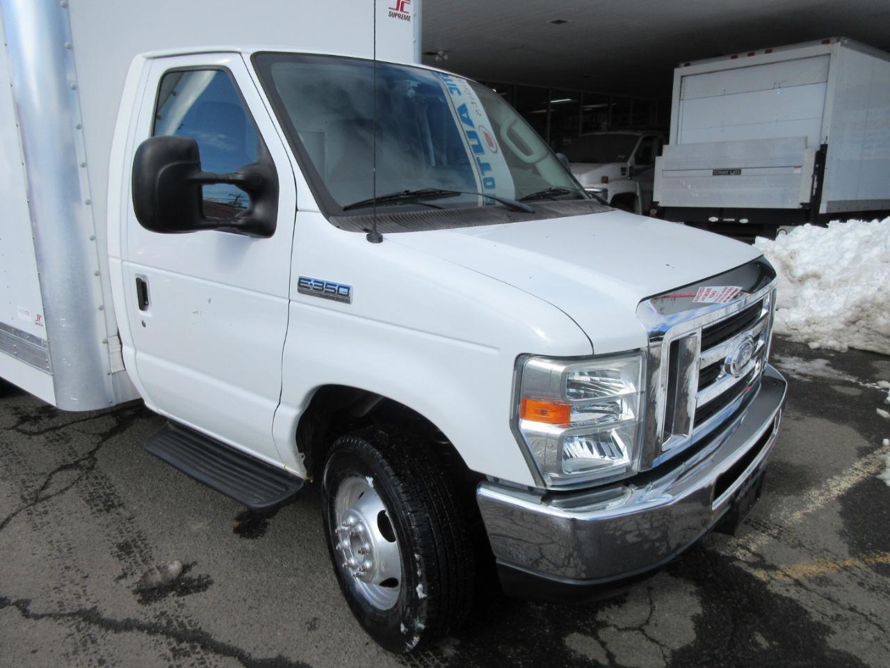 Used 2012 Ford E-350 Cutaway - photo 18