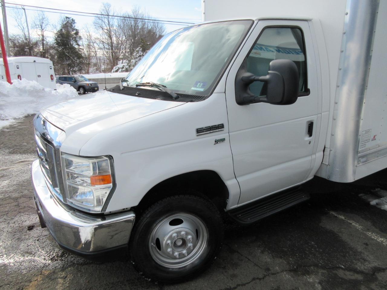Used 2012 Ford E-350 Cutaway - photo 20