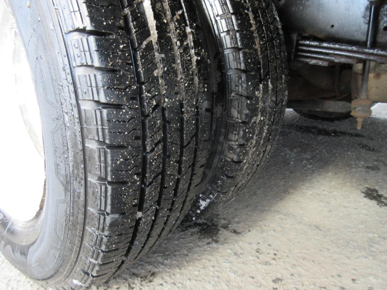 Used 2012 Ford E-350 Cutaway - photo 24