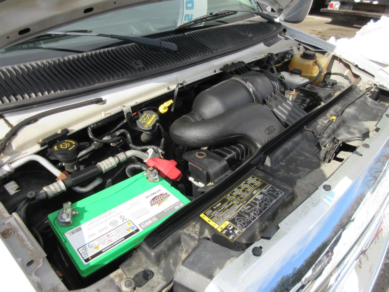 Used 2012 Ford E-350 Cutaway - photo 25