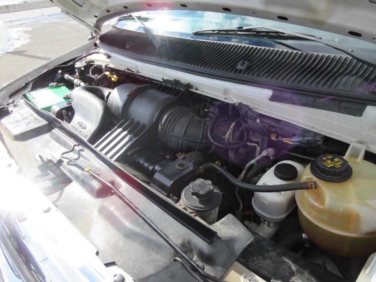 Used 2012 Ford E-350 Cutaway - photo 26