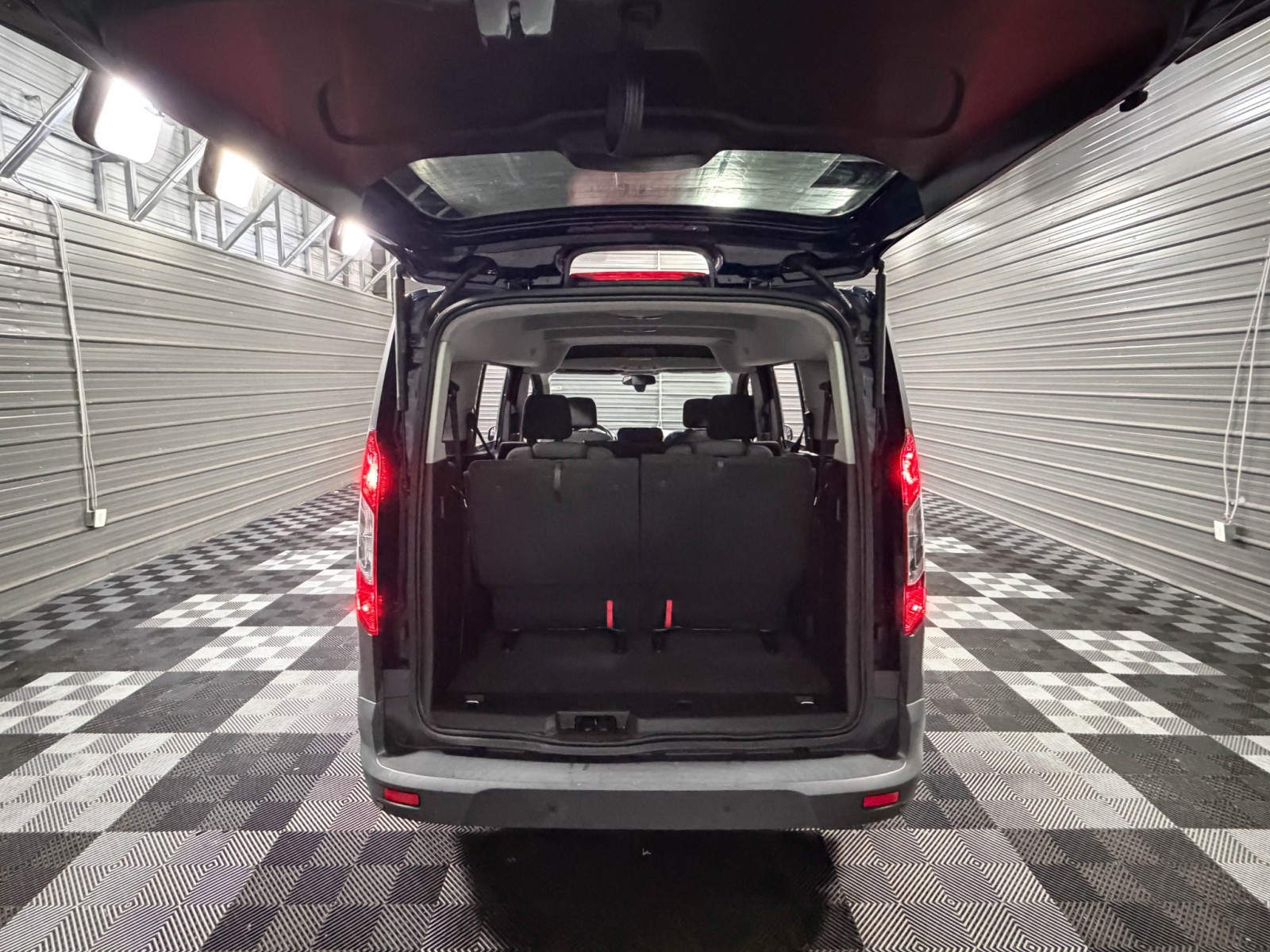 Used 2018 Ford Transit Connect Empty Cargo Van - photo 10