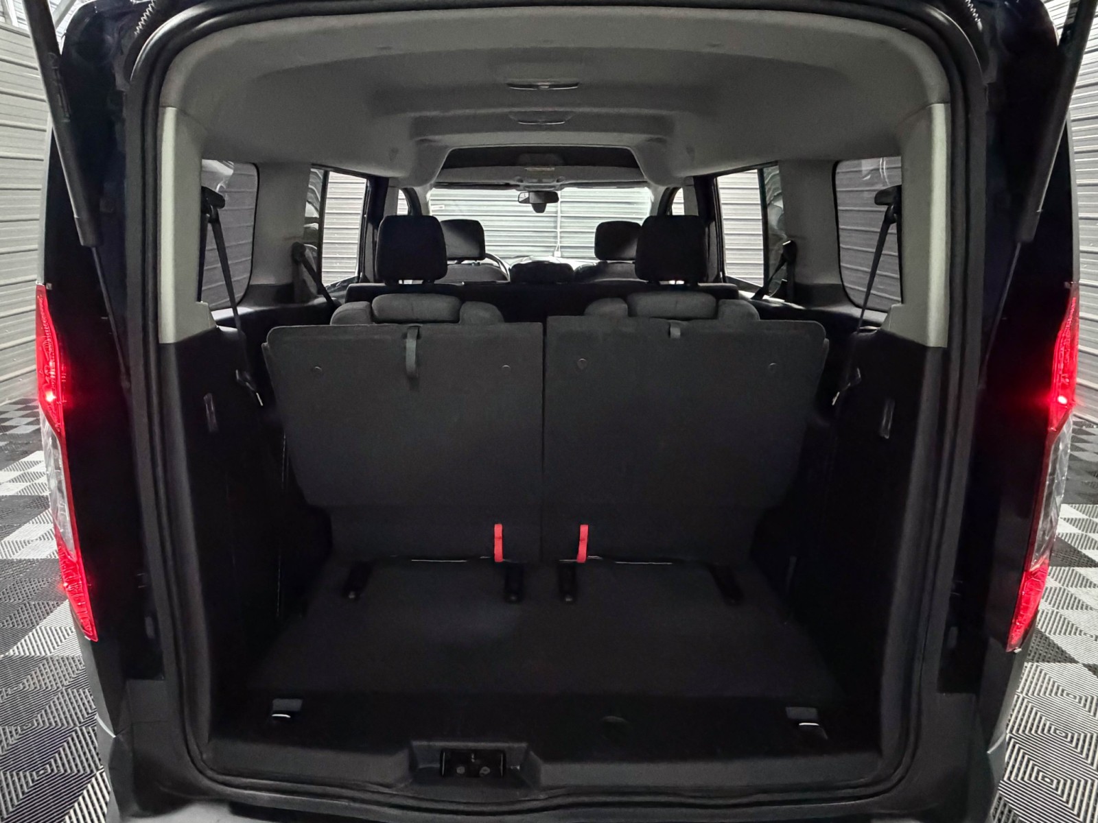 Used 2018 Ford Transit Connect Empty Cargo Van - photo 11