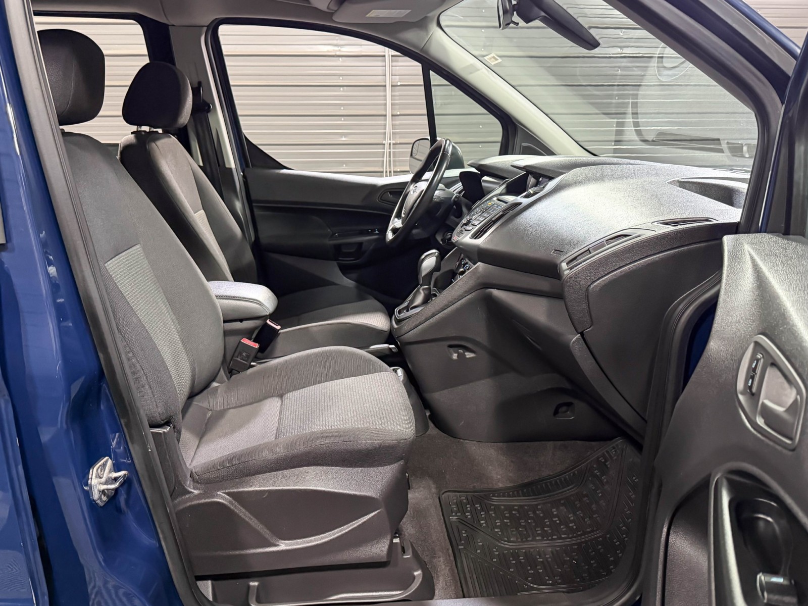 Used 2018 Ford Transit Connect Empty Cargo Van - photo 16