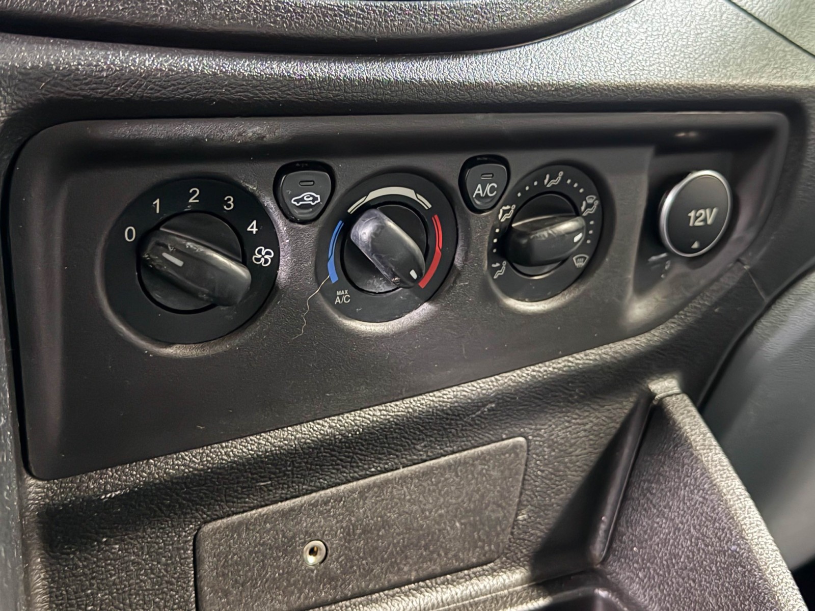 Used 2017 Ford Transit 150 Low Roof Empty Cargo Van - photo 31
