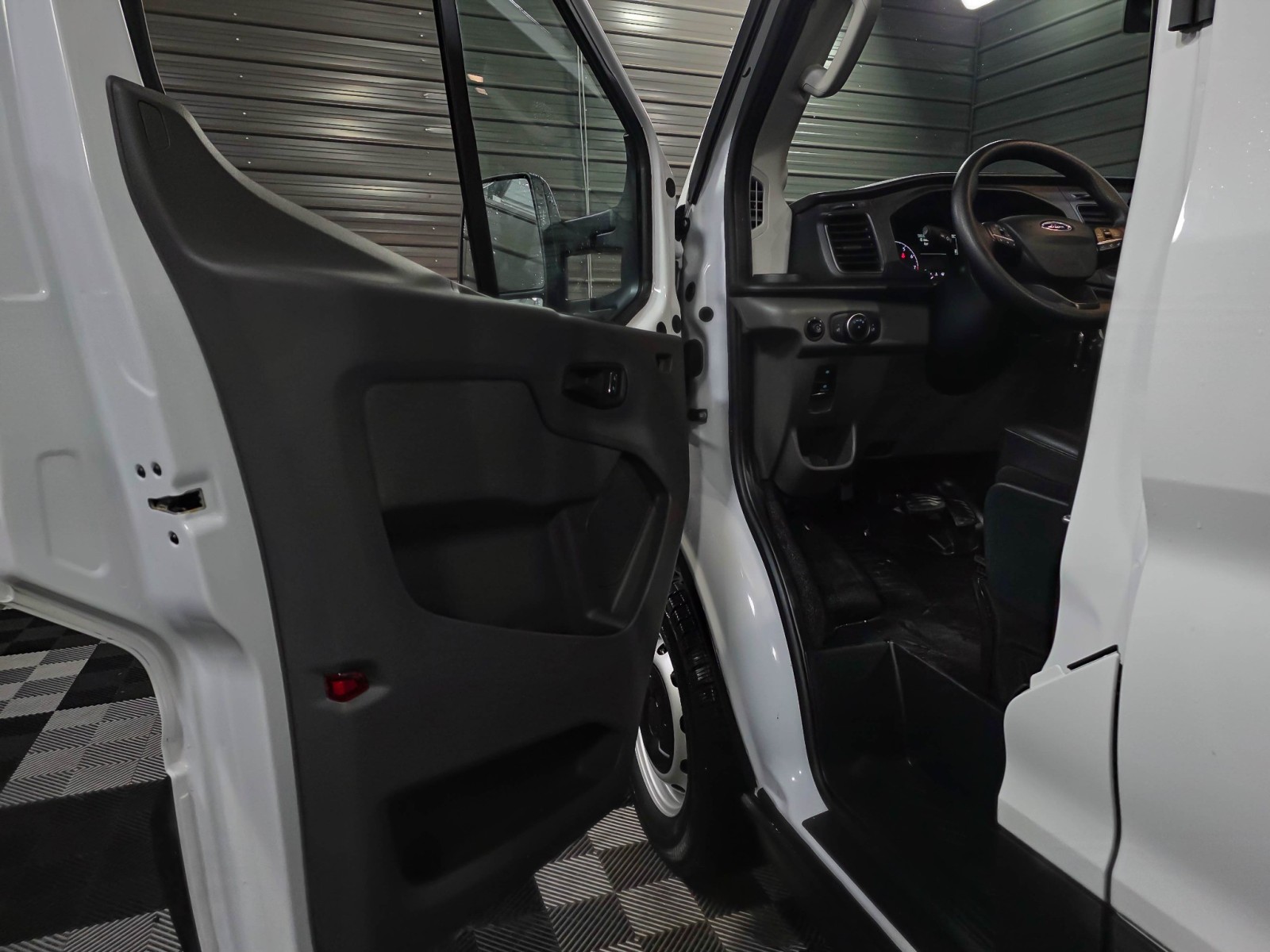 Used 2023 Ford Transit 250 Medium Roof Empty Cargo Van - photo 27