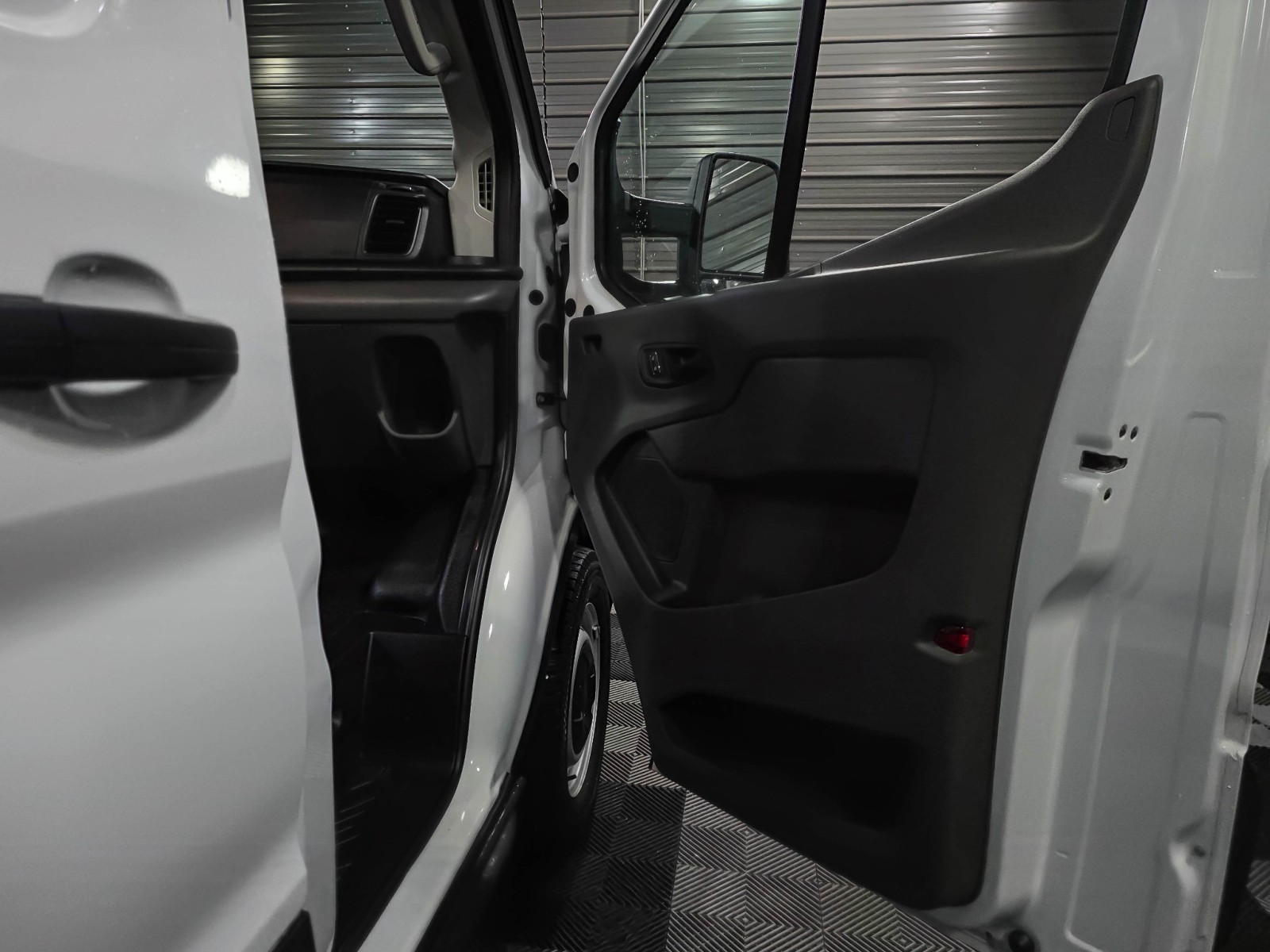 Used 2023 Ford Transit 250 Medium Roof Empty Cargo Van - photo 28