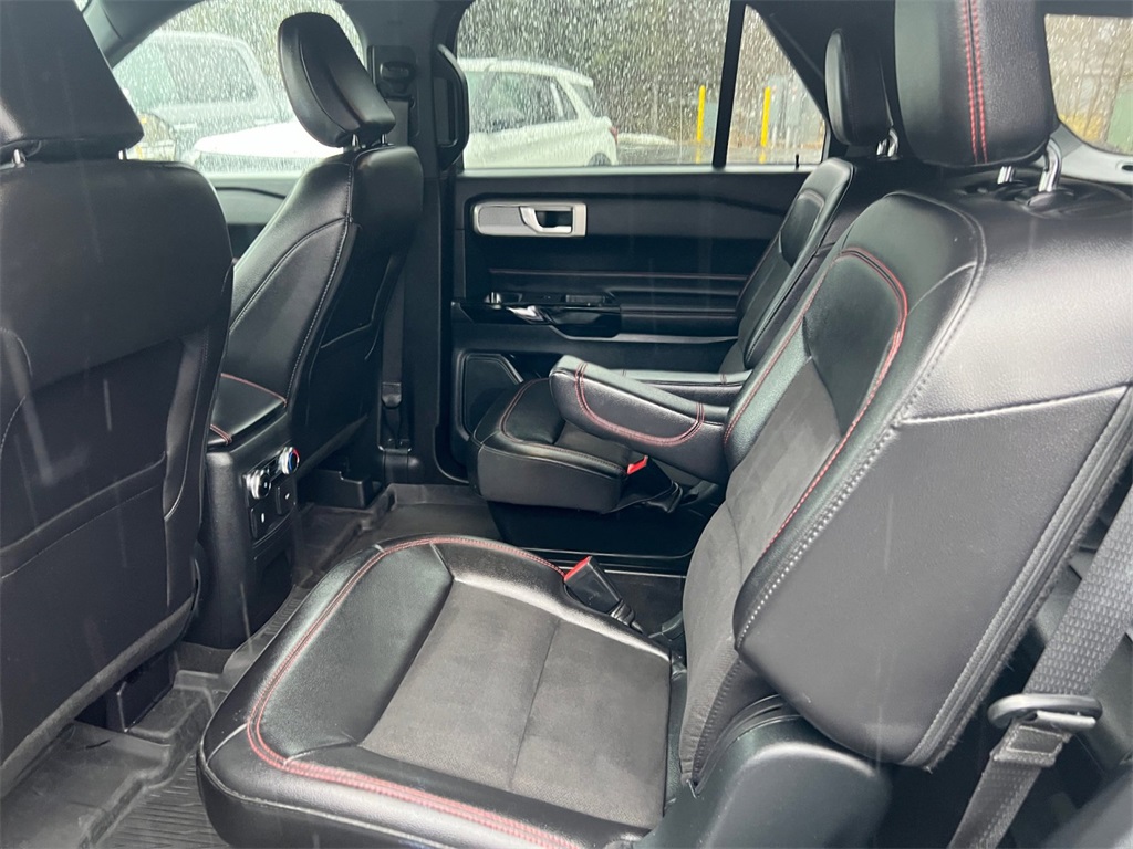 Used 2023 Ford Explorer - photo 2