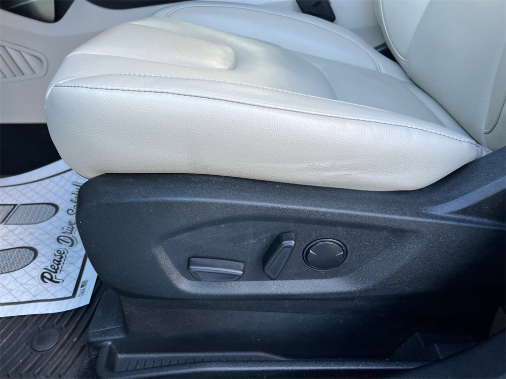 Used 2022 Ford Edge Titanium - photo 27