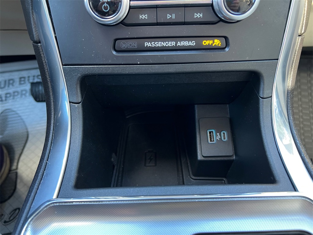 Used 2022 Ford Edge Titanium - photo 3