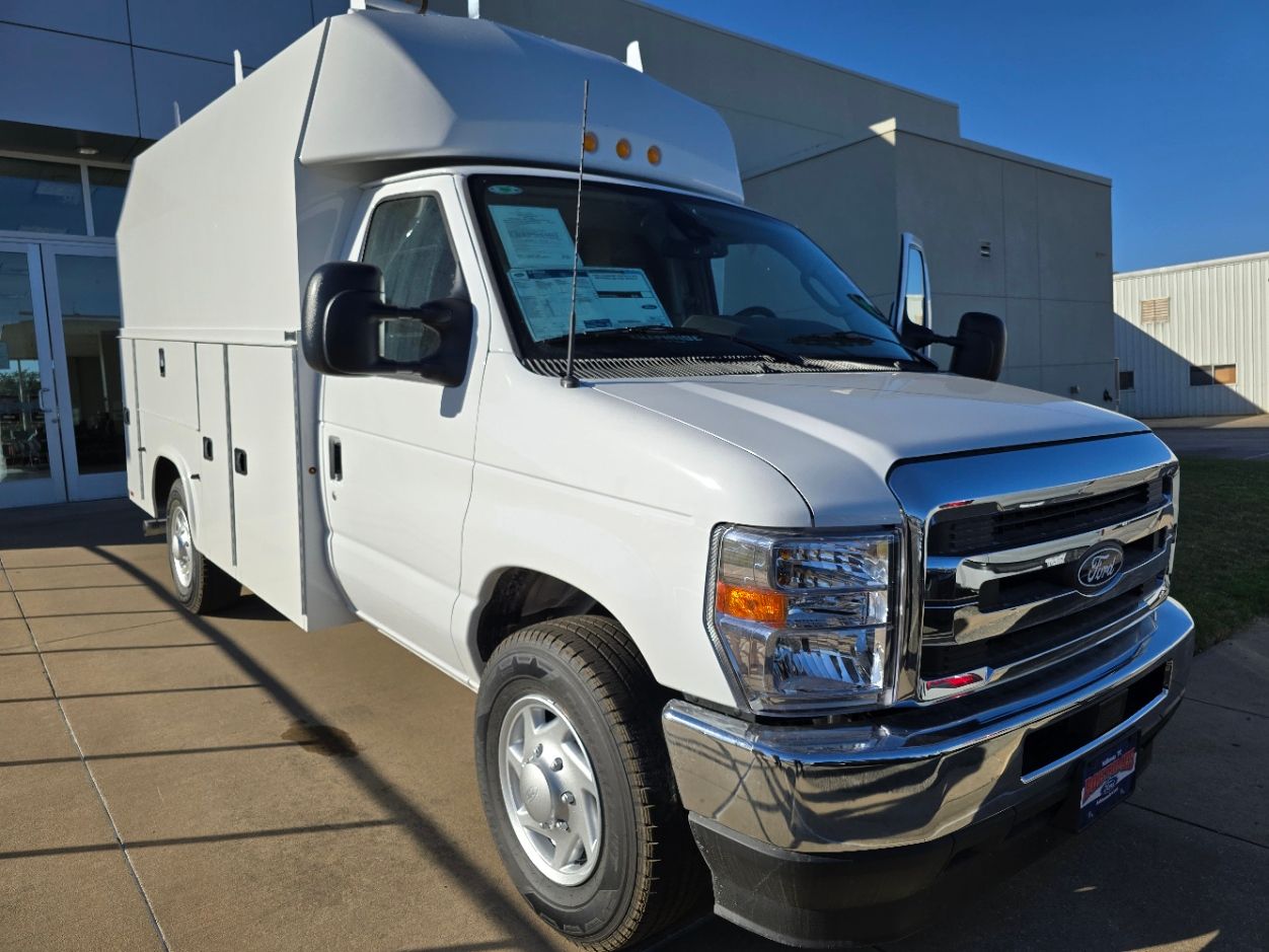 New 2026 Ford E-350 - photo 2