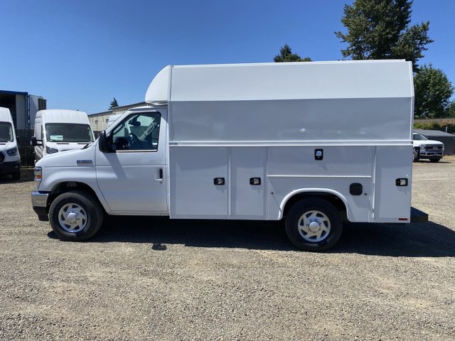New 2026 Ford E-350 - photo 2