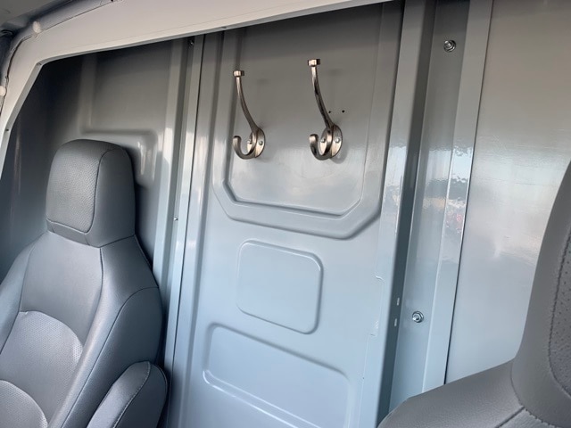 Used 2022 Ford E-450 Cutaway - photo 33