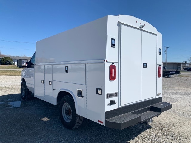 New 2025 Ford E-350 - photo 2