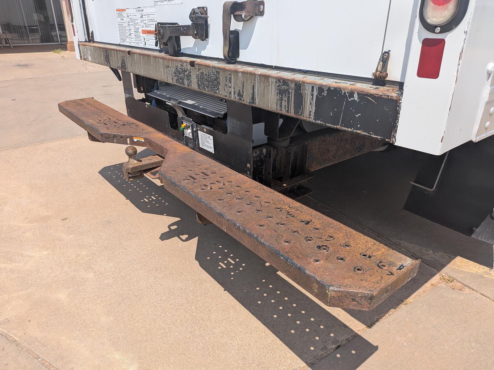 Used 2019 Ford E-350 Cutaway - photo 16