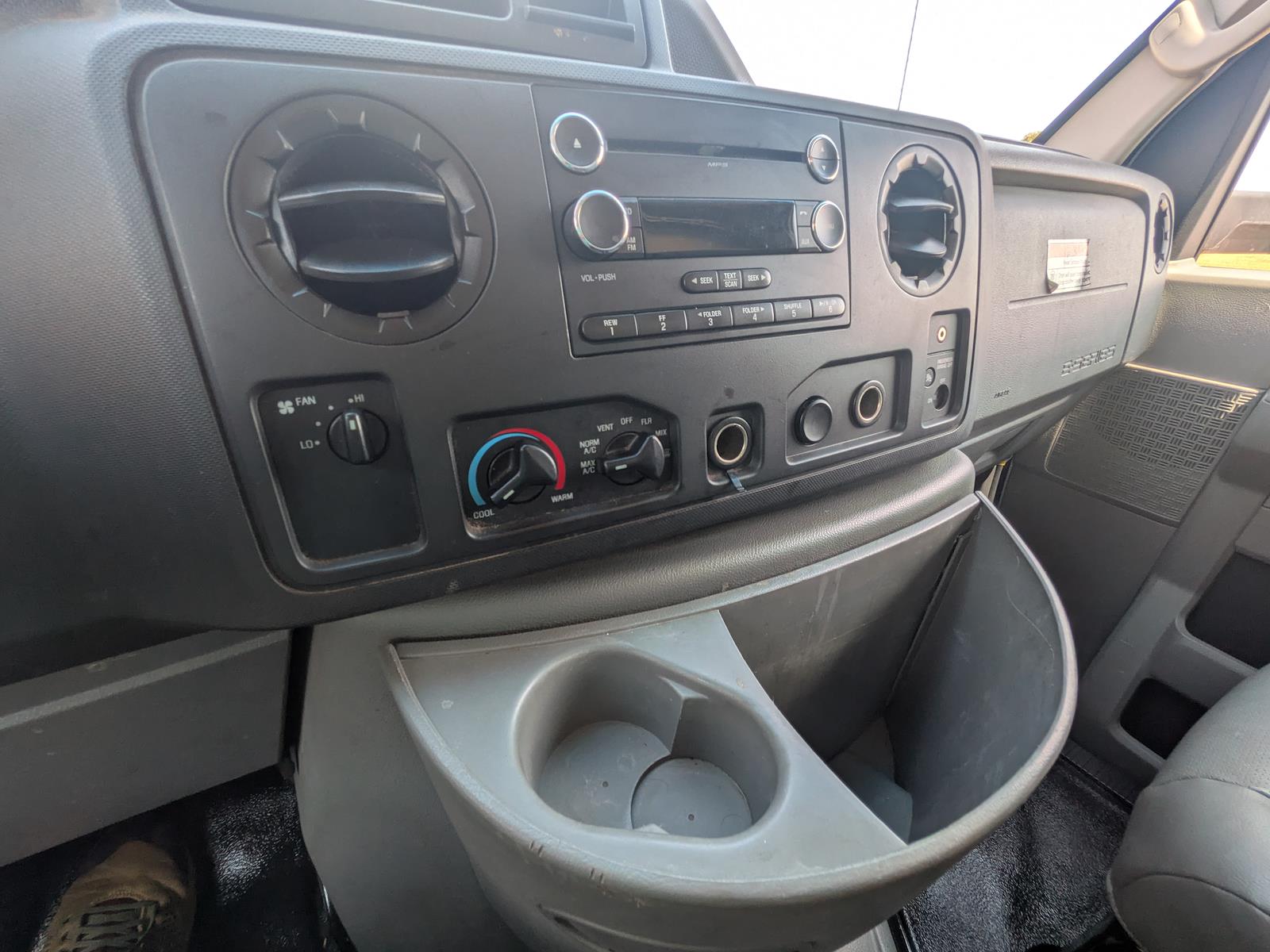 Used 2019 Ford E-350 Cutaway - photo 22