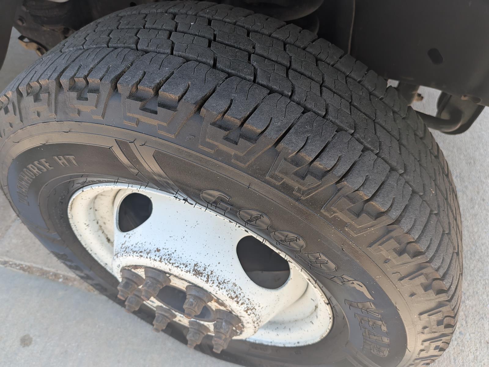 Used 2019 Ford E-350 Cutaway - photo 37